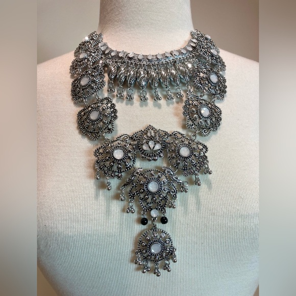 BOHO STATEMENT NECKLACE - Picture 4 of 5